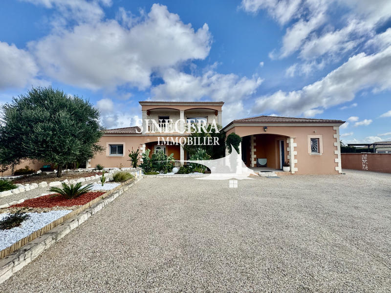 Maison - 224 m² - 9 pièces