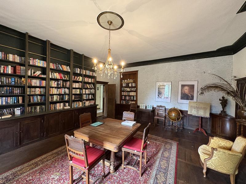 Maison - 512 m² - 15 pièces