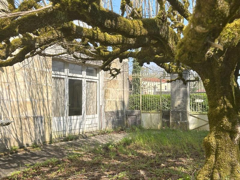 Maison - 232 m² - 8 pièces