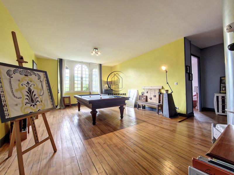 Maison - 351 m² - 7 pièces