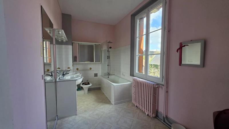 Propriété - 204 m² - 10 pièces