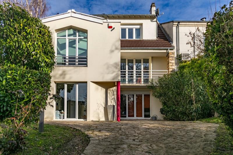 Maison - 186 m² - 8 pièces