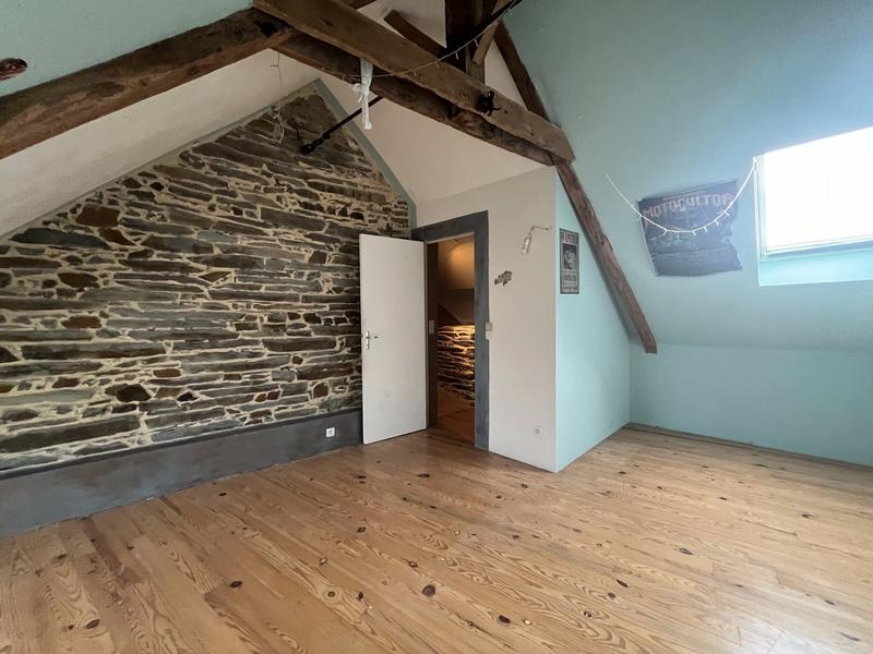 Maison - 150 m² - 9 pièces