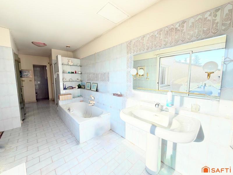 Villa - 232 m² - 6 pièces