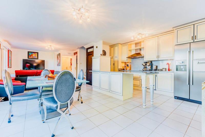 Duplex - 93 m² - 4 pièces