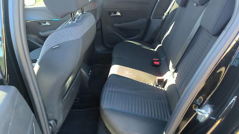 Peugeot E-208 136 50kWh Style