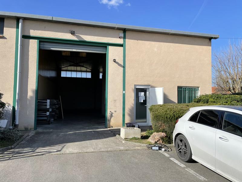 Local d'activités - 200 m² - 4 pièces