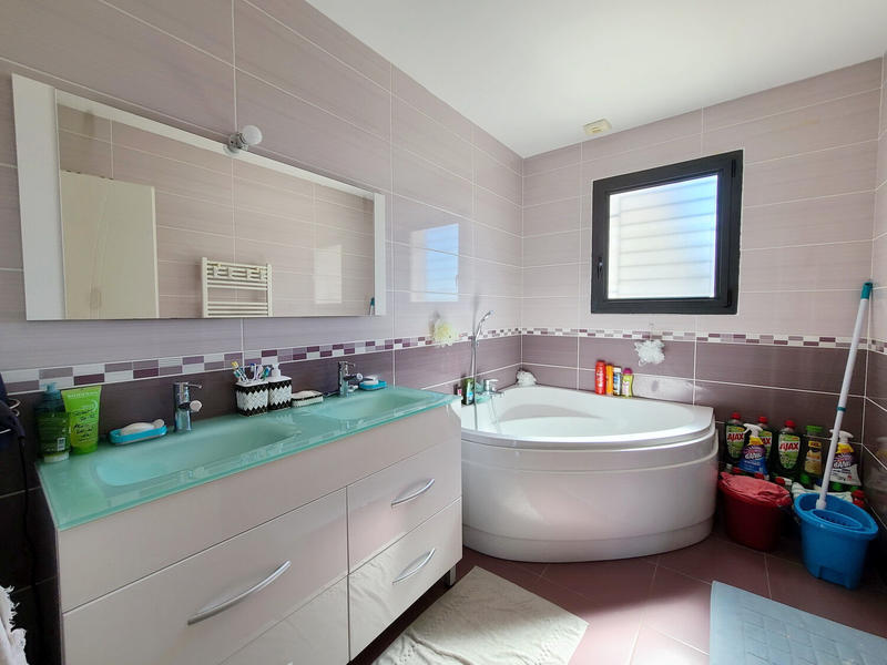 Maison - 111 m² - 5 pièces