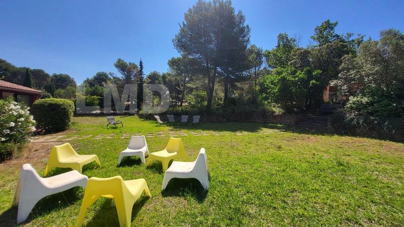 Maison - 220 m² - 9 pièces