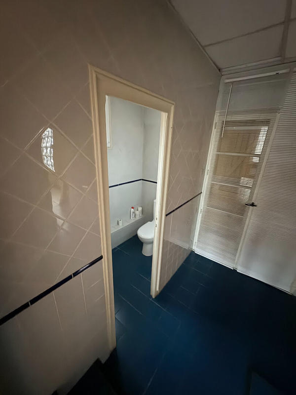 Local commercial - 66 m² - 4 pièces