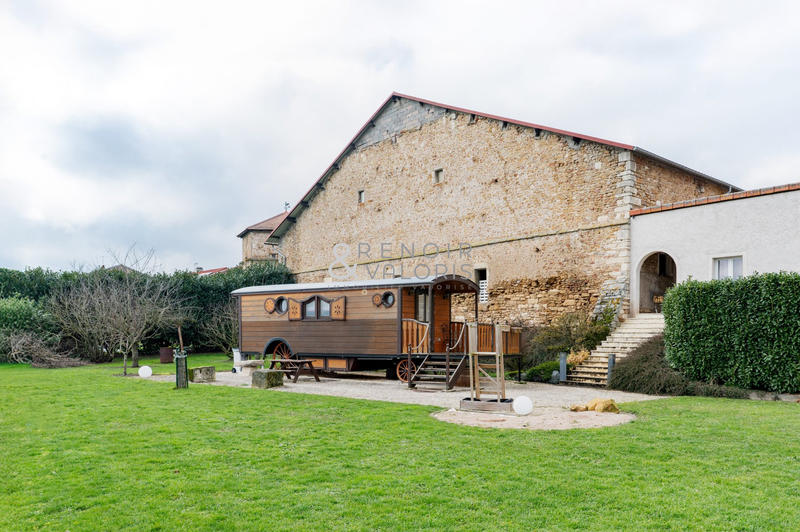 Maison - 270 m² - 10 pièces