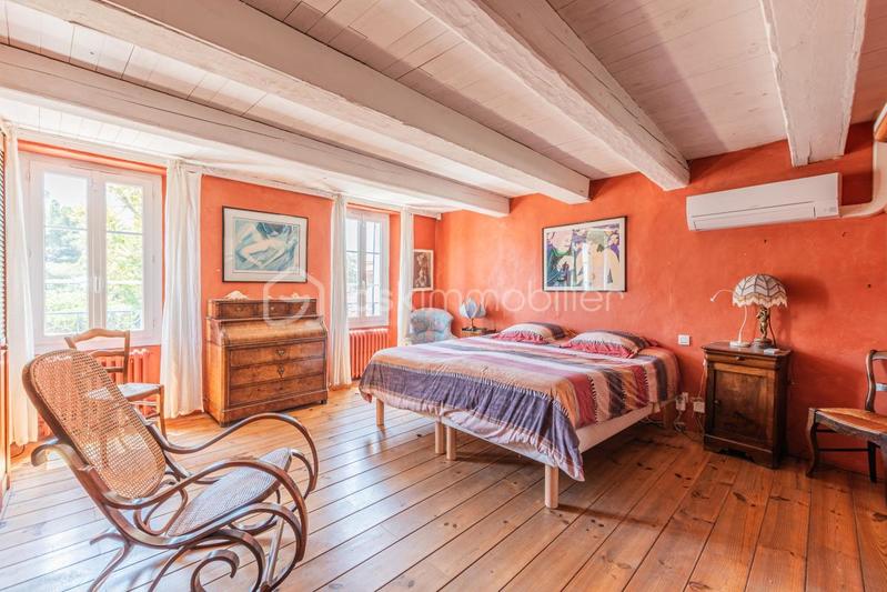 Maison - 218 m² - 6 pièces