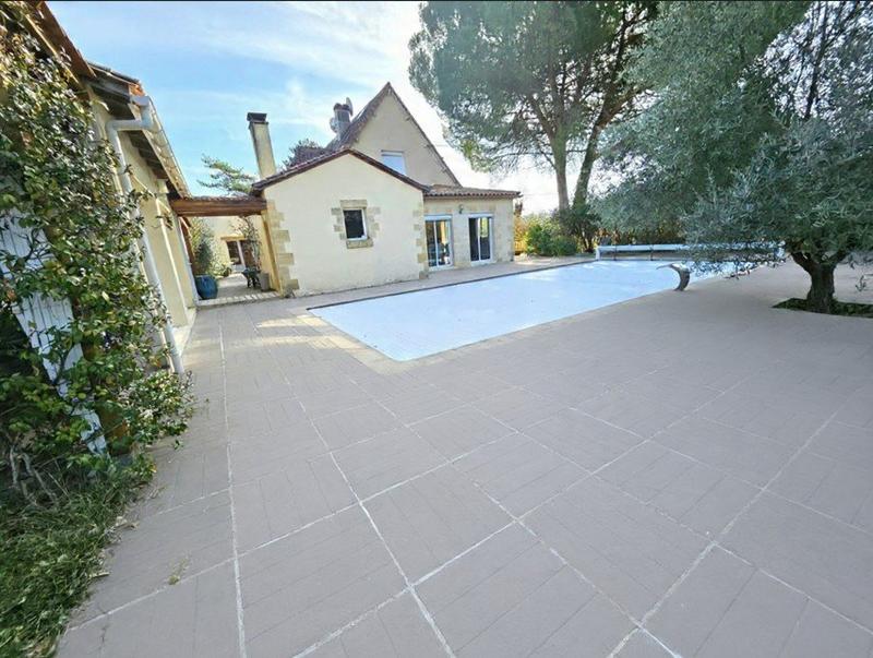 Maison bourgeoise - 192 m² - 8 pièces