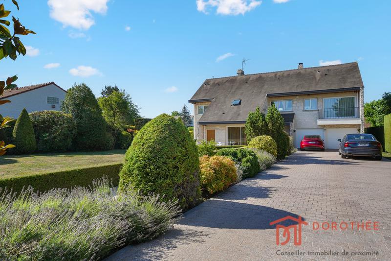 Villa - 248 m² - 8 pièces