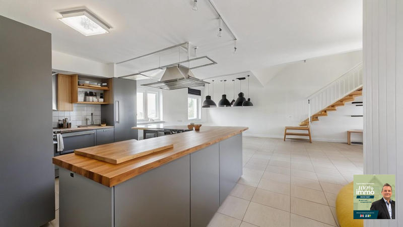 Duplex - 200 m² - 6 pièces