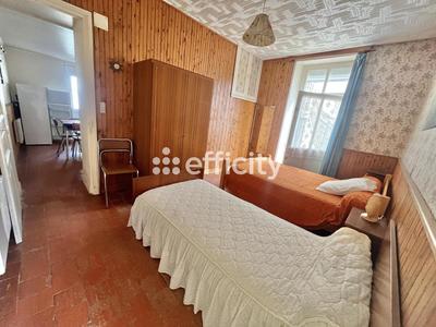 Maison - 92 m² - 7 pièces