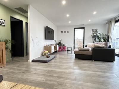 Maison traditionnelle - 104 m² - 5 pièces