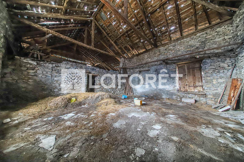 Maison - 550 m² - 12 pièces