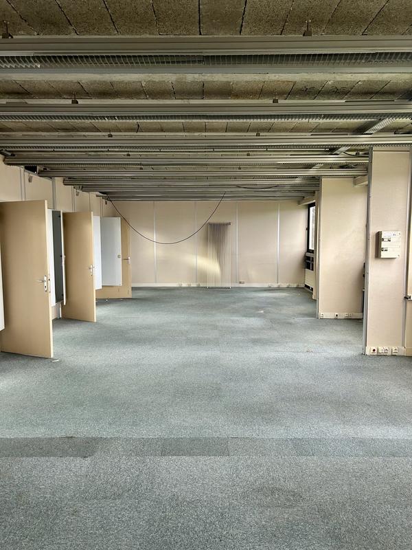 Entrepôt - 3 000 m²