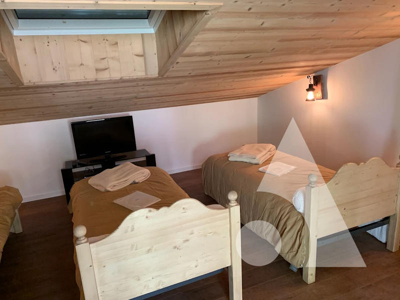 Demeure - 448 m² - 12 pièces