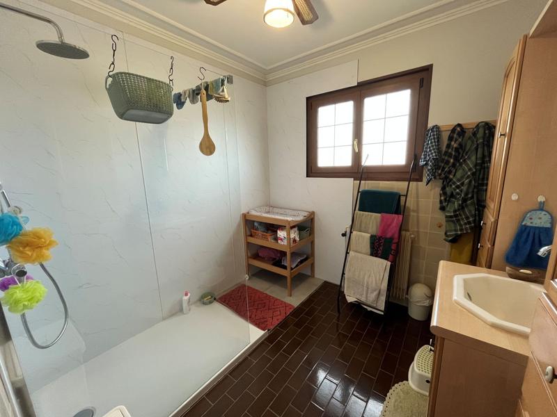 Maison traditionnelle - 186 m² - 9 pièces