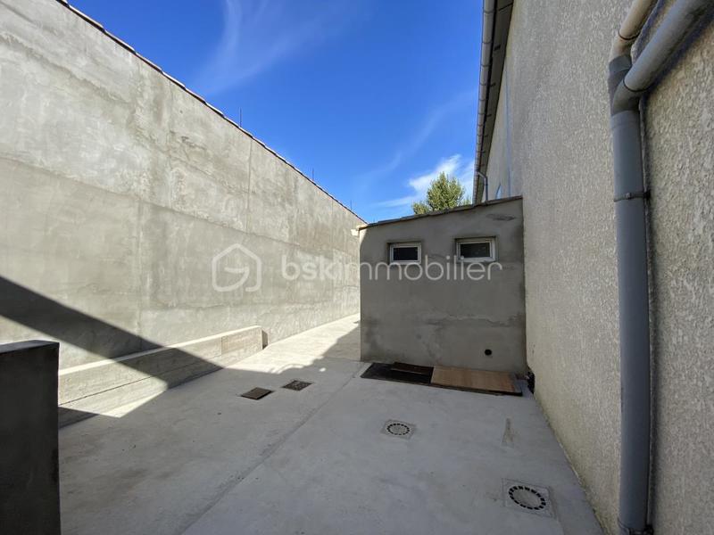 Entrepôt - 158 m² - 8 pièces