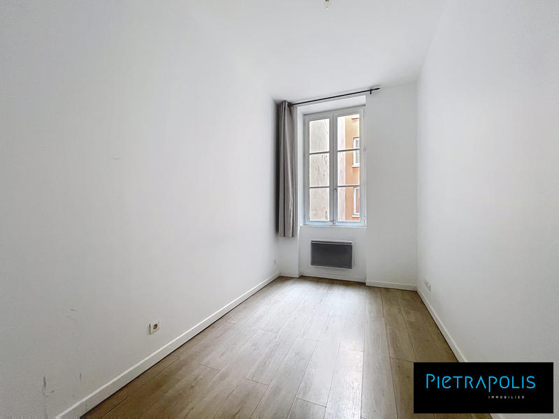 Appartement - 77 m² - 4 pièces
