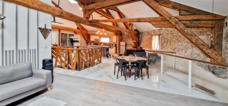 Maison en pierre - 175 m² - 4 pièces