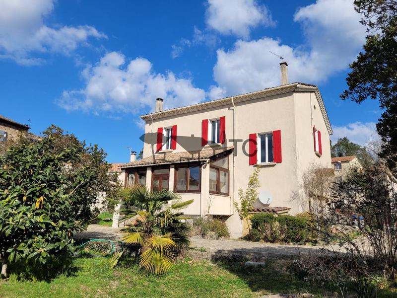 Maison - 268 m² - 6 pièces