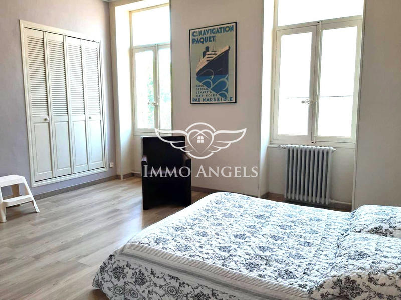 Maison - 380 m² - 13 pièces