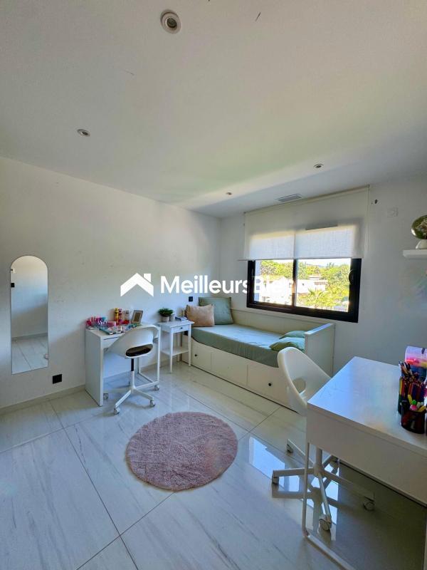Villa - 130 m² - 5 pièces