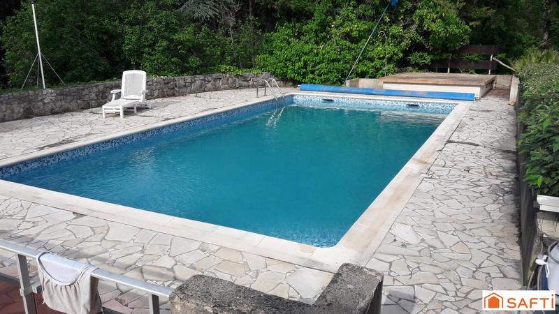 Maison - 205 m² - 7 pièces