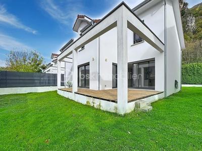 Maison - 115 m² - 4 pièces