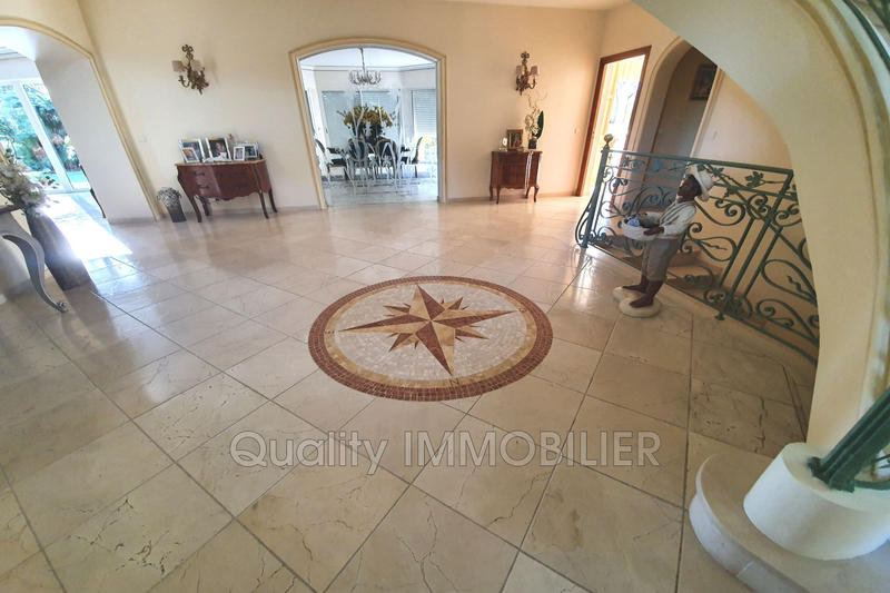 Villa - 430 m² - 8 pièces