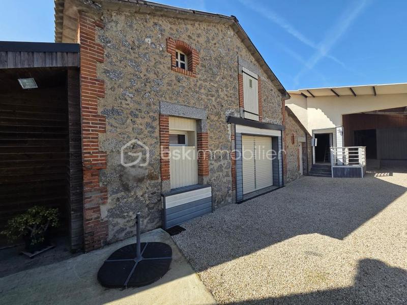 Maison de village - 254 m² - 10 pièces