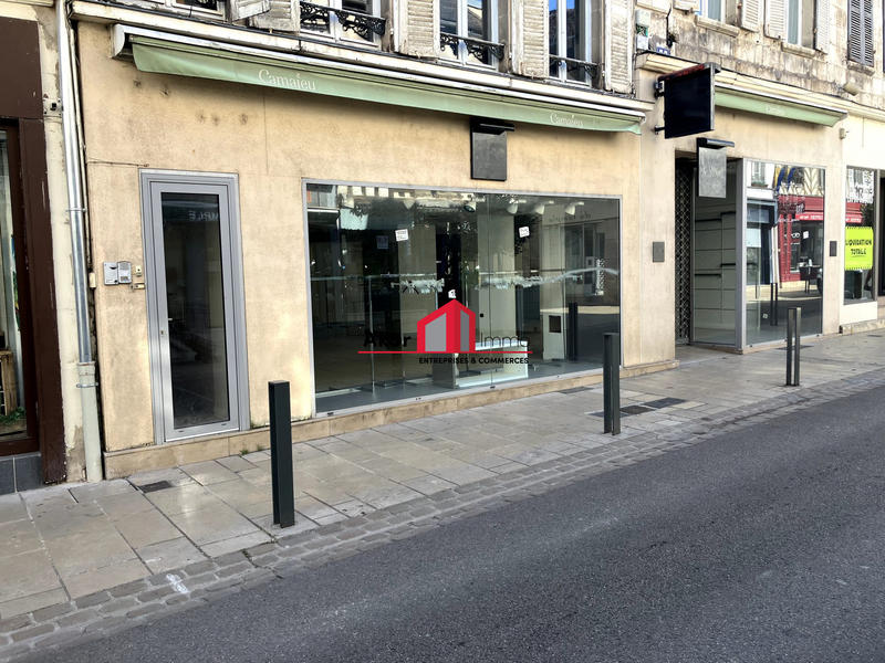 Local commercial - 284 m² - 2 pièces