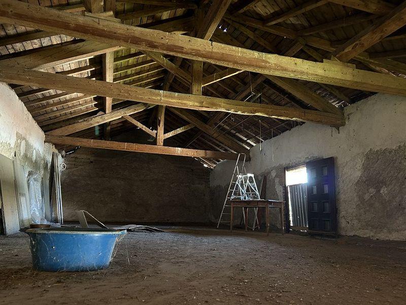 Corps de ferme - 400 m² - 6 pièces