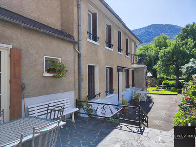 Maison - 335 m² - 15 pièces