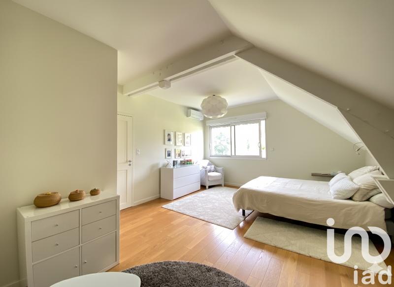 Maison - 260 m² - 8 pièces