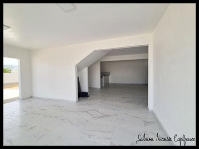 Maison - 209 m² - 6 pièces