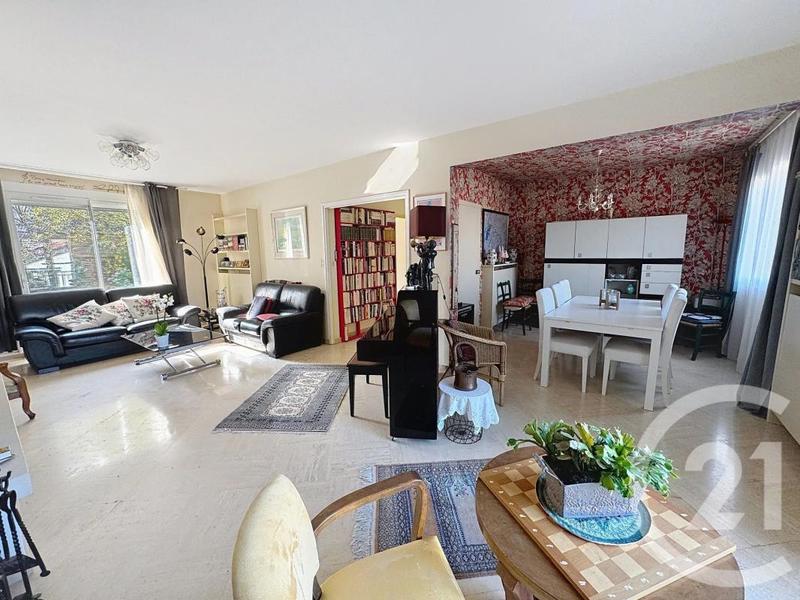 Pavillon - 190 m² - 7 pièces