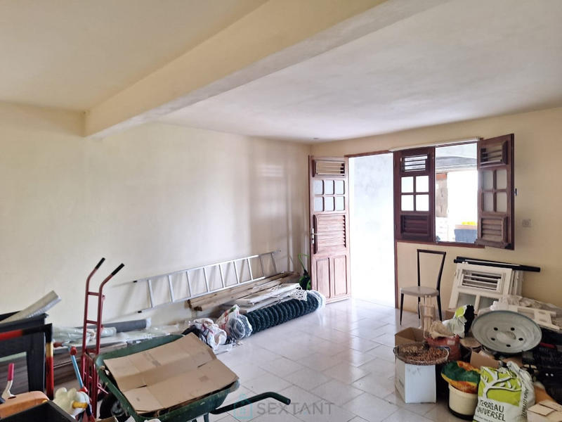 Maison - 216 m² - 6 pièces