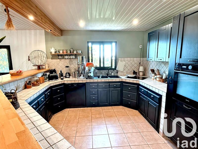 Maison - 220 m² - 8 pièces