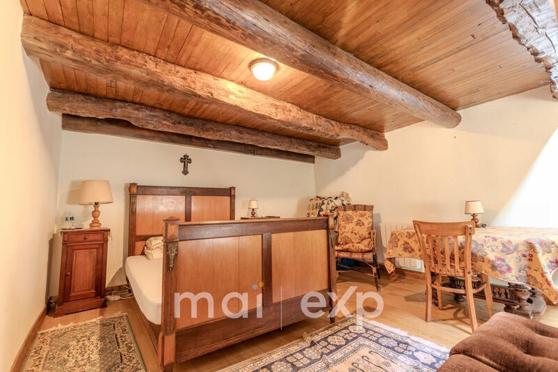 Maison ancienne - 236 m² - 10 pièces