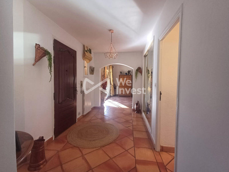 Maison - 230 m² - 7 pièces