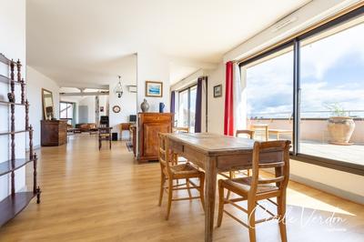 Appartement - 192 m² - 8 pièces