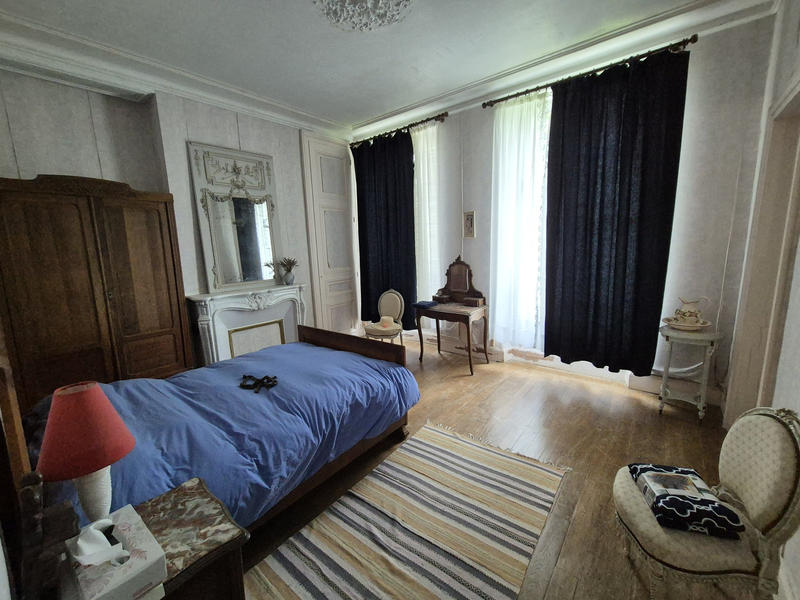 Maison - 430 m² - 12 pièces