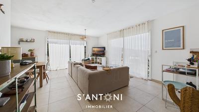 Maison - 104 m² - 4 pièces