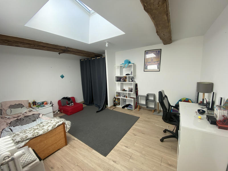 Maison - 241 m² - 6 pièces