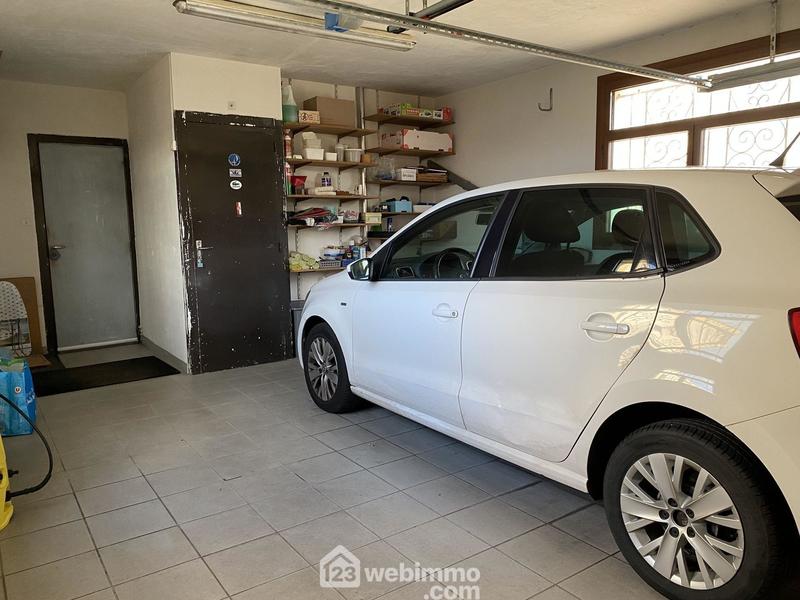 Maison - 202 m² - 7 pièces